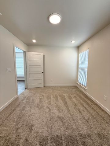 1615 N Clinton Avenue, Lubbock, TX 79416