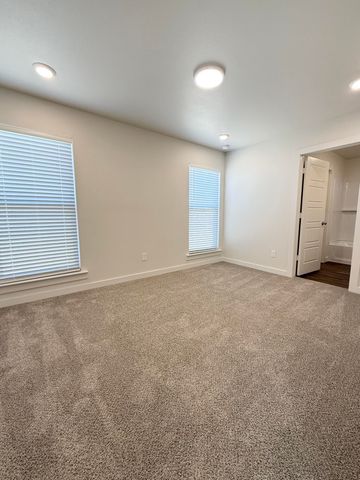 1615 N Clinton Avenue, Lubbock, TX 79416