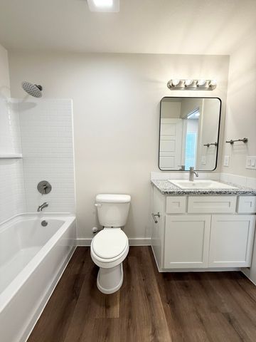 1615 N Clinton Avenue, Lubbock, TX 79416