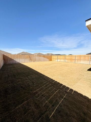 1615 N Clinton Avenue, Lubbock, TX 79416