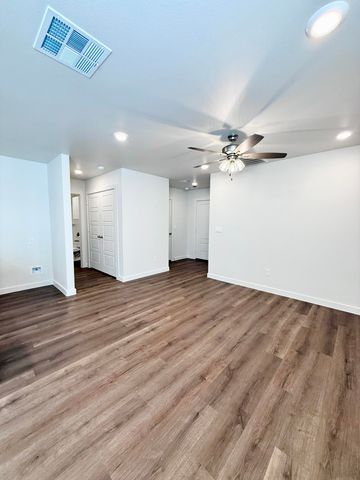 1615 N Clinton Avenue, Lubbock, TX 79416