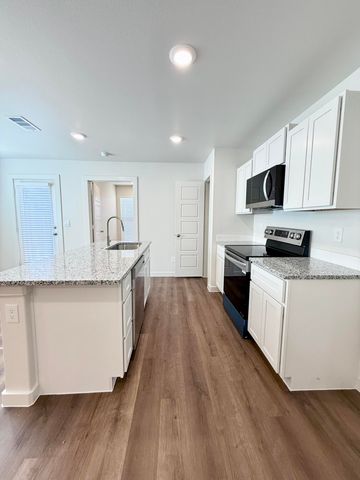 1615 N Clinton Avenue, Lubbock, TX 79416