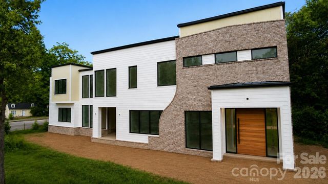 3100 Commonwealth Avenue, Charlotte, NC 28205
