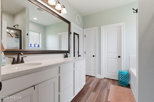 101 Sugar Crest Drive, Youngsville, LA 70592