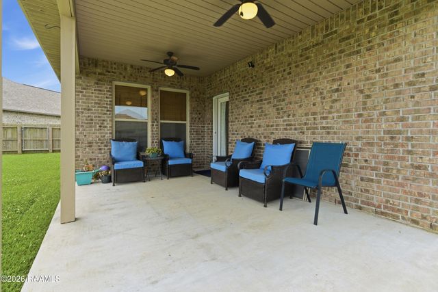 101 Sugar Crest Drive, Youngsville, LA 70592