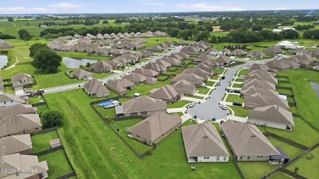 101 Sugar Crest Drive, Youngsville, LA 70592