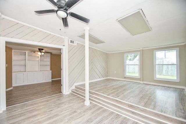 18734 Shannon Glen Lane, Houston, TX 77084