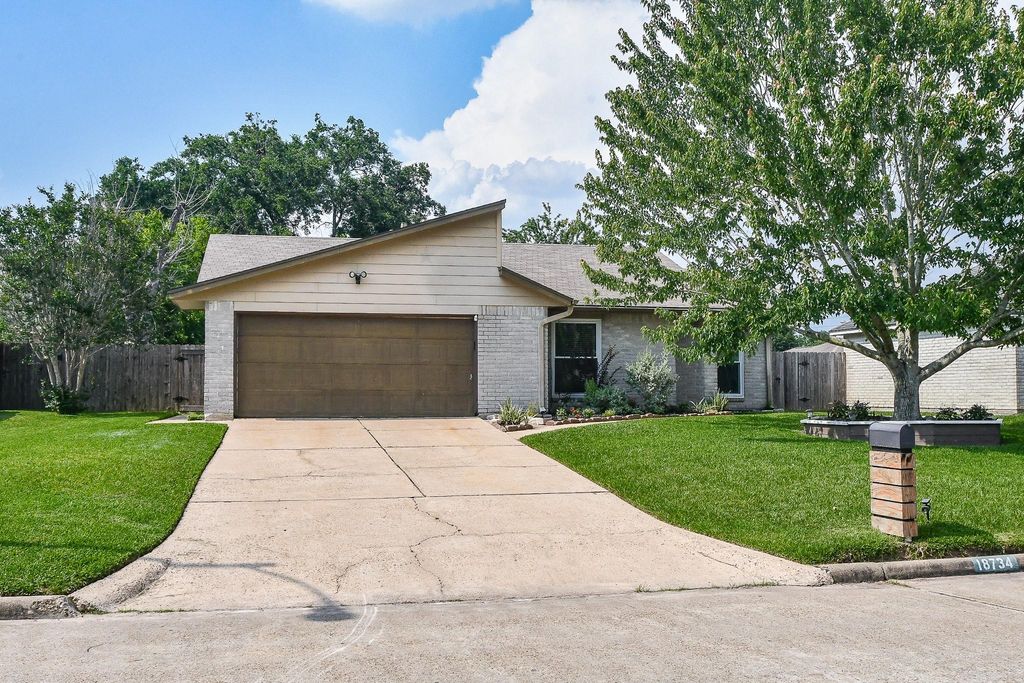 18734 Shannon Glen Lane, Houston, TX 77084