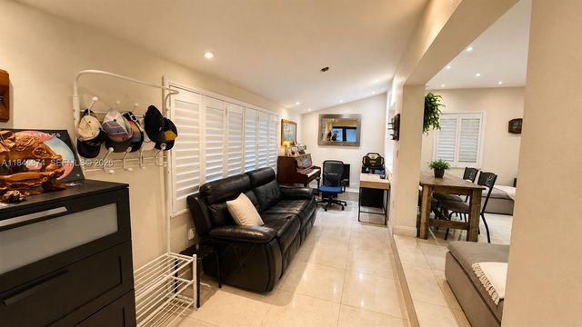 117 W 34th Street, Hialeah, FL 33012