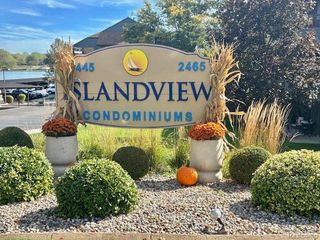 2465 Riverside Drive 212, Trenton, MI 48183