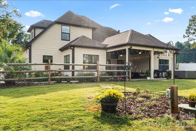 2915 S Point Road, Belmont, NC 28012