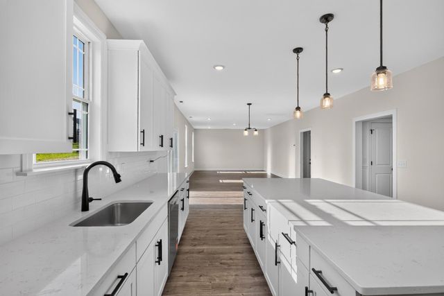 5018 Salient Dr, Spring Hill, TN 37174