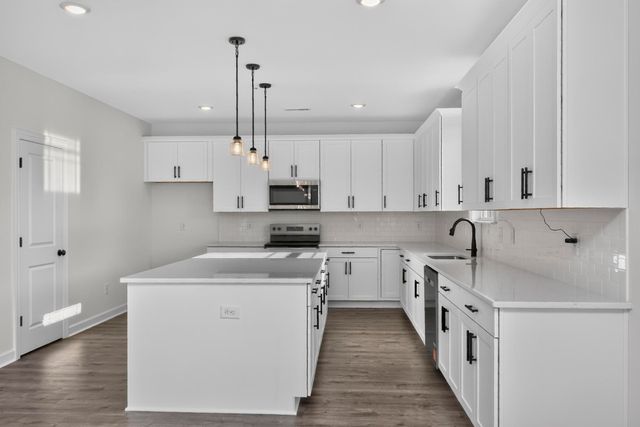 5018 Salient Dr, Spring Hill, TN 37174