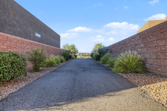 1808 Villa Contesa Loop NW, Los Lunas, NM 87031