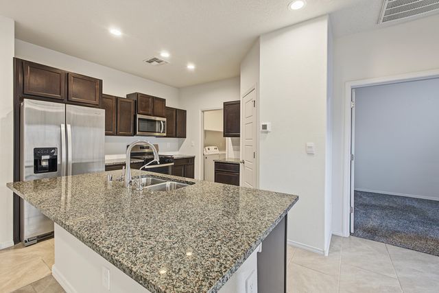 1808 Villa Contesa Loop NW, Los Lunas, NM 87031