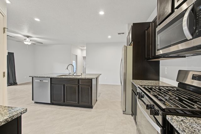 1808 Villa Contesa Loop NW, Los Lunas, NM 87031