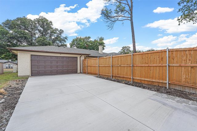 2205 Westlake Drive, Plano, TX 75075