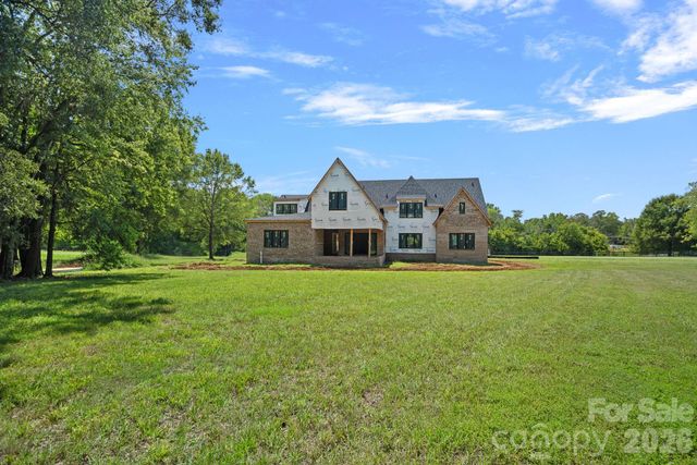 1011 Helaina Court, Waxhaw, NC 28173