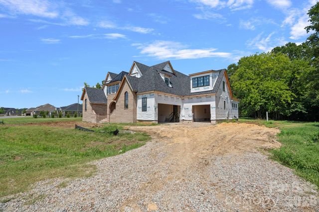 1011 Helaina Court, Waxhaw, NC 28173