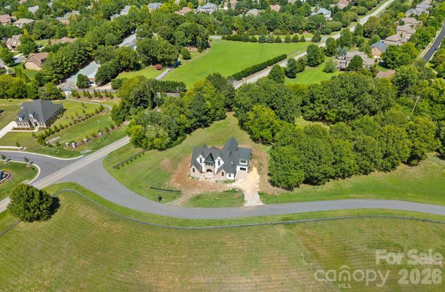 1011 Helaina Court, Waxhaw, NC 28173