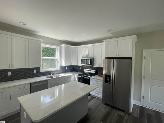 709 Rockcliff Street, Greenville, SC 29617