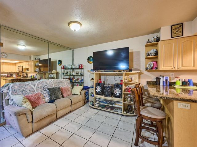 33 Spinning Wheel Lane 33, Tamarac, FL 33319