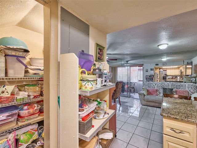 33 Spinning Wheel Lane 33, Tamarac, FL 33319