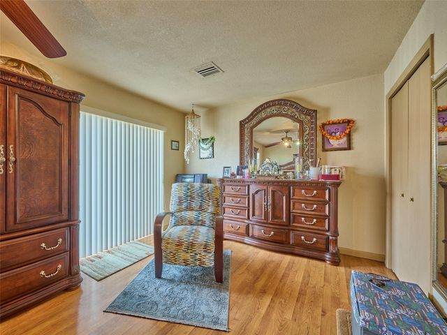 33 Spinning Wheel Lane 33, Tamarac, FL 33319