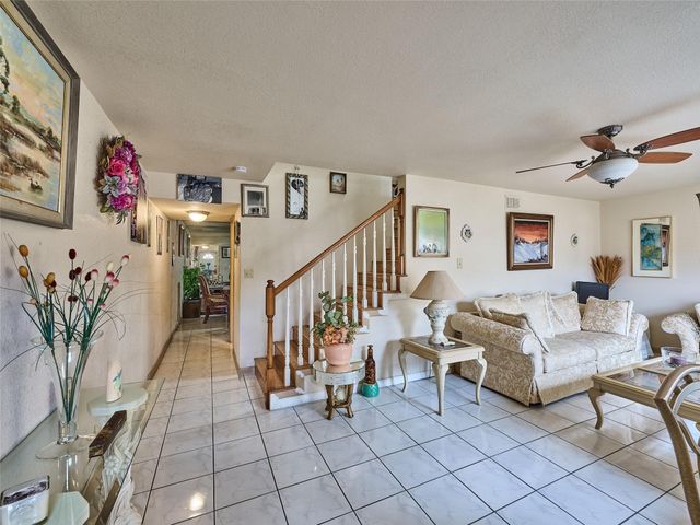 33 Spinning Wheel Lane 33, Tamarac, FL 33319
