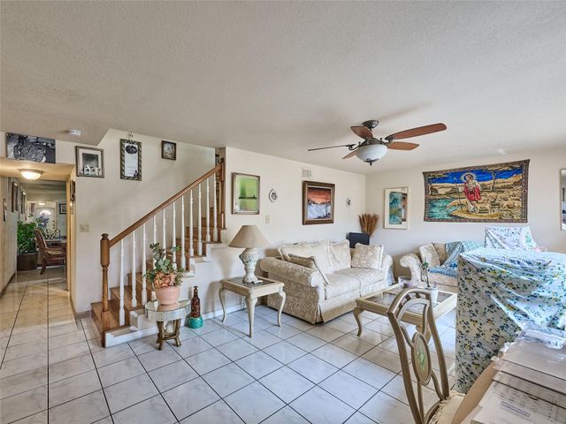 33 Spinning Wheel Lane 33, Tamarac, FL 33319