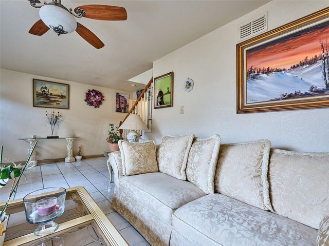 33 Spinning Wheel Lane 33, Tamarac, FL 33319