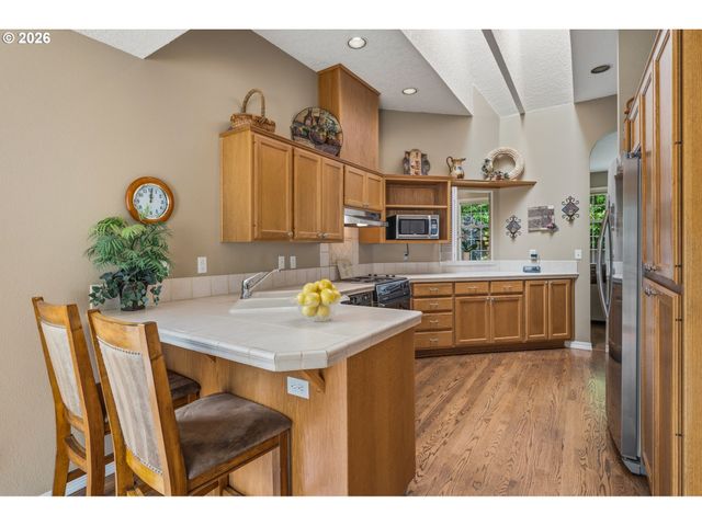 15465 TANAGER Dr, Lake Oswego, OR 97035