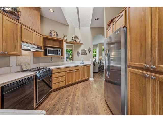 15465 TANAGER Dr, Lake Oswego, OR 97035