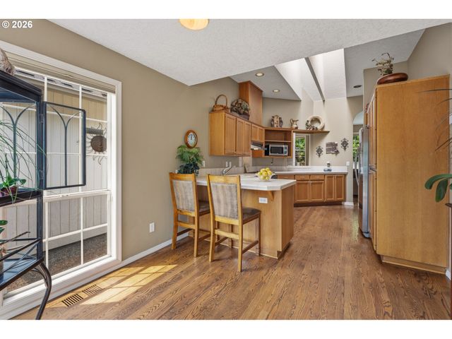 15465 TANAGER Dr, Lake Oswego, OR 97035
