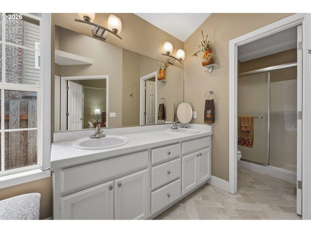 15465 TANAGER Dr, Lake Oswego, OR 97035