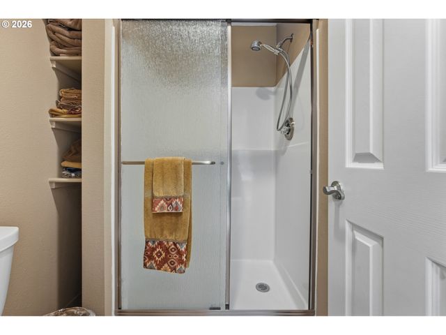 15465 TANAGER Dr, Lake Oswego, OR 97035