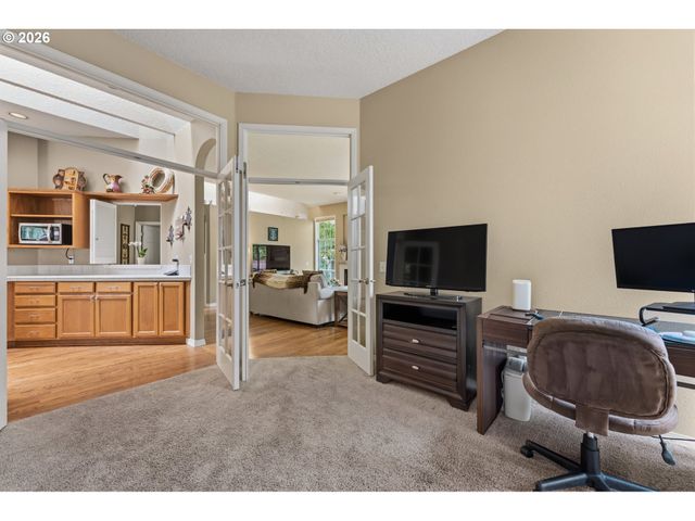 15465 TANAGER Dr, Lake Oswego, OR 97035