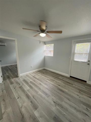 210 CAROLINA AVENUE, St Cloud, FL 34769