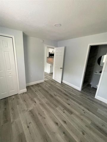210 CAROLINA AVENUE, St Cloud, FL 34769