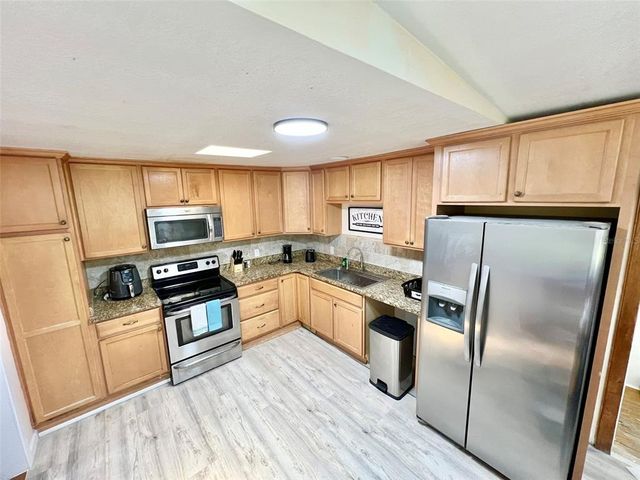 210 CAROLINA AVENUE, St Cloud, FL 34769