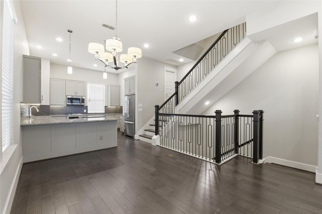 819 Algona Avenue, Houston, TX 77008