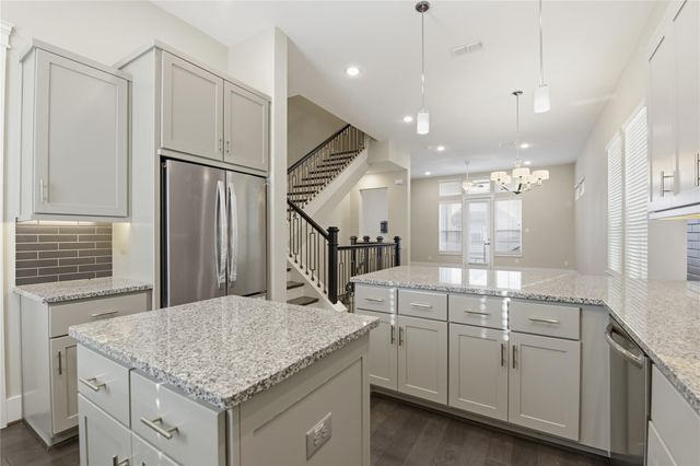 819 Algona Avenue, Houston, TX 77008