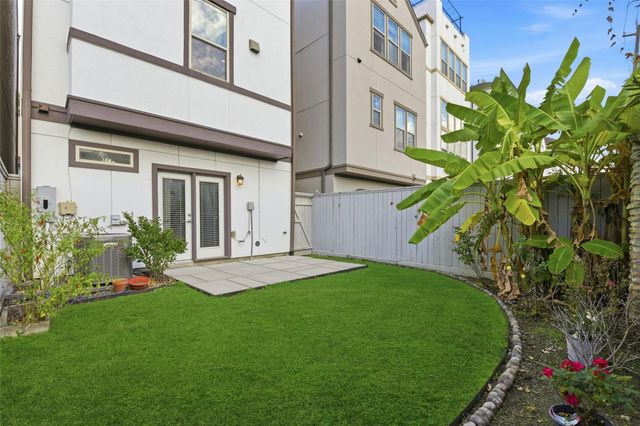 819 Algona Avenue, Houston, TX 77008