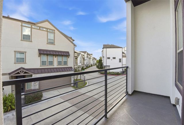 819 Algona Avenue, Houston, TX 77008