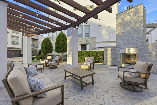 819 Algona Avenue, Houston, TX 77008