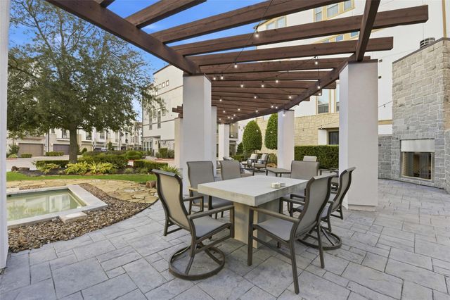 819 Algona Avenue, Houston, TX 77008