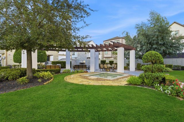 819 Algona Avenue, Houston, TX 77008