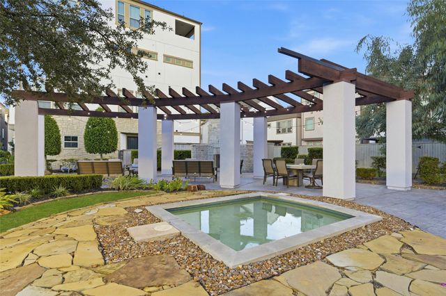 819 Algona Avenue, Houston, TX 77008