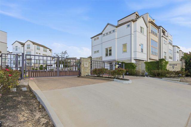 819 Algona Avenue, Houston, TX 77008