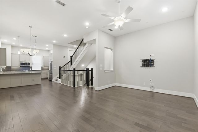 819 Algona Avenue, Houston, TX 77008